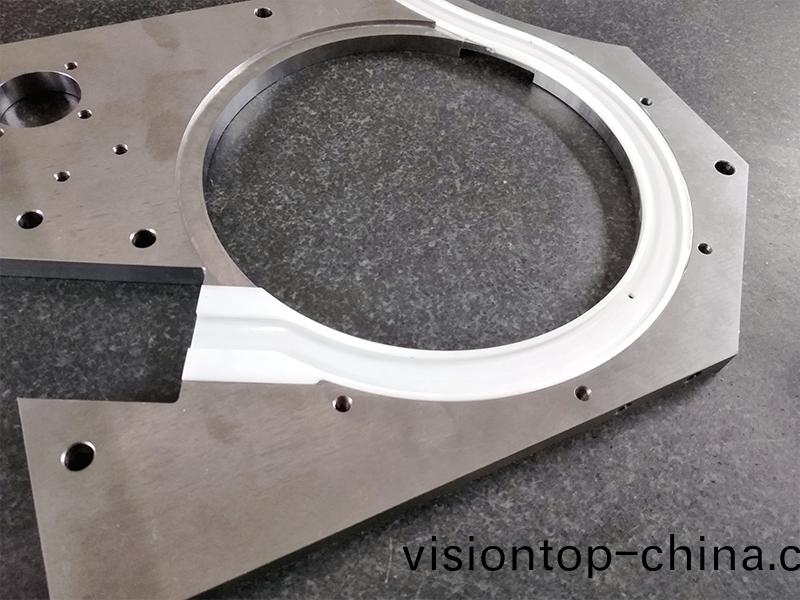 得人精工爲電子行業(ye)提供吸嘴、颳刀、測試平檯(tai)、分選盤等