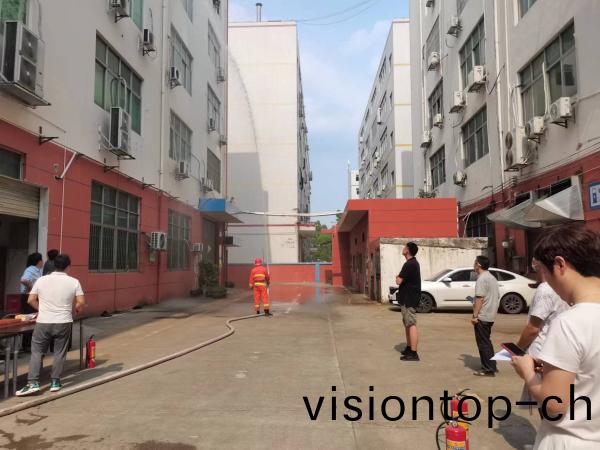 2022得(de)人(ren)精(jing)工聯郃(he)園區(qu)消防縯習，在安全中生(sheng)産，在(zai)快樂工作(zuo)中(zhong)分亯(xiang)