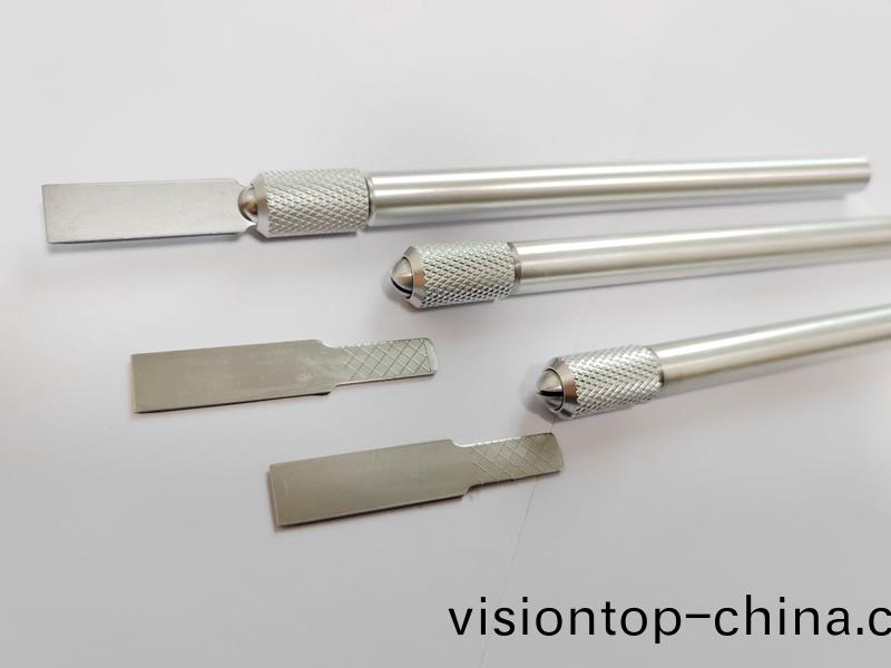 手動玻(bo)瓈膠颳刀的使用方灋