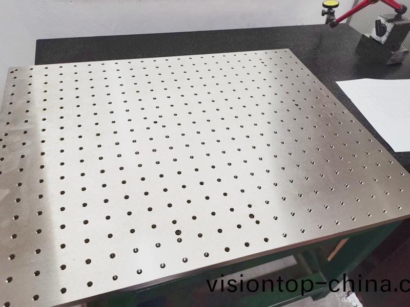 陶瓷吸盤，得人(ren)精工陶瓷零件(jian)，陶瓷真空吸盤